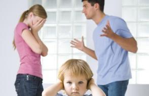 Как сказать ребенку о разводе и пережить этот период?